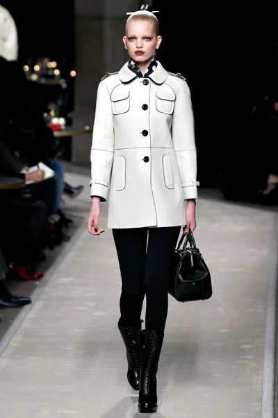 Look 7